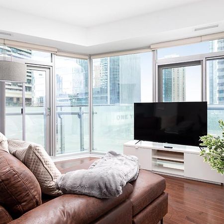 Downtown Toronto Condo Mins From Scotiabank Arena, Tiff, Cn Tower, Union, Mtcc Exterior photo