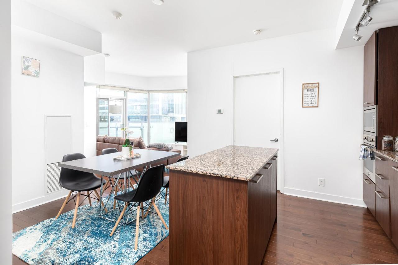 Downtown Toronto Condo Mins From Scotiabank Arena, Tiff, Cn Tower, Union, Mtcc Exterior photo