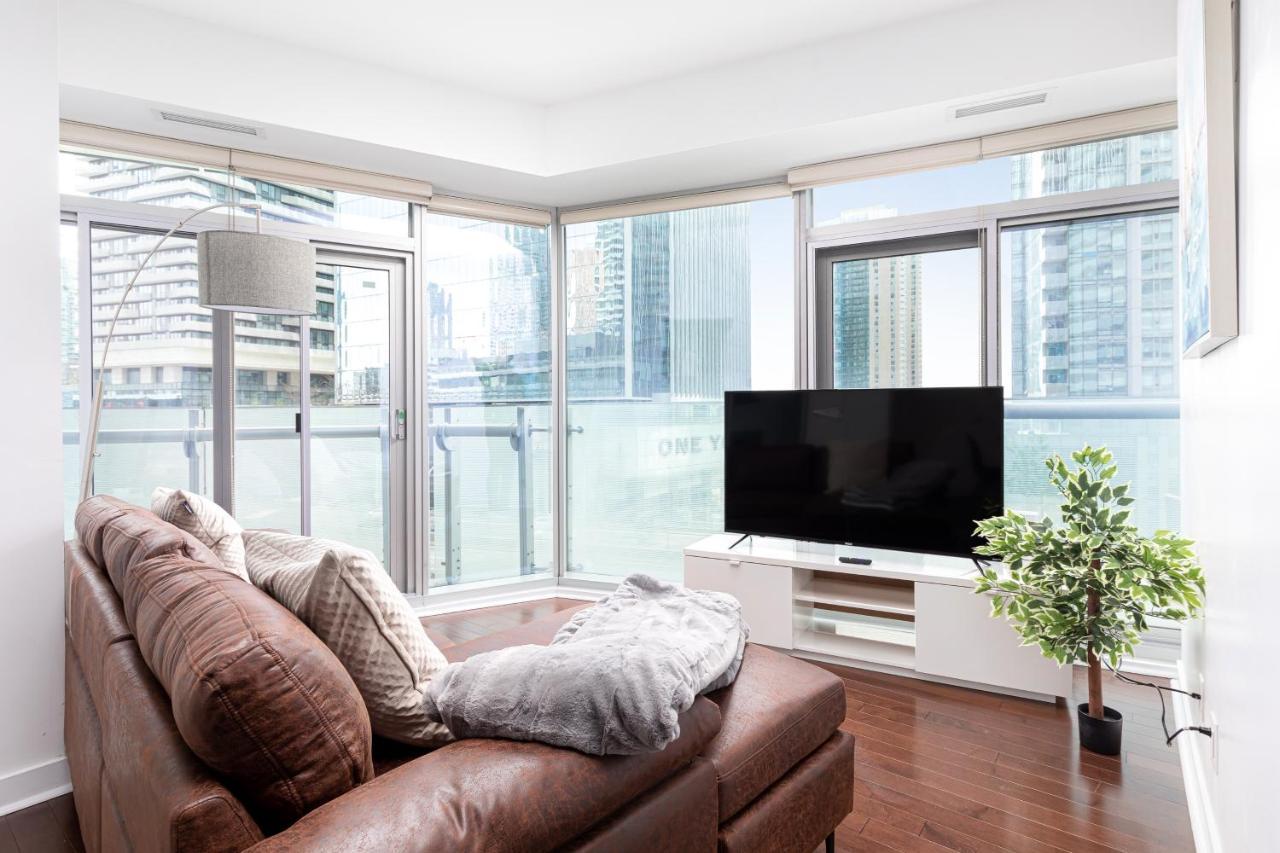 Downtown Toronto Condo Mins From Scotiabank Arena, Tiff, Cn Tower, Union, Mtcc Exterior photo