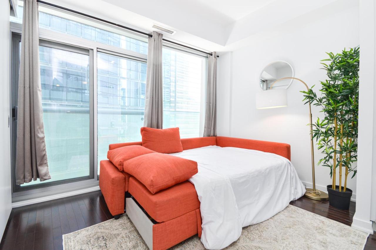 Downtown Toronto Condo Mins From Scotiabank Arena, Tiff, Cn Tower, Union, Mtcc Exterior photo