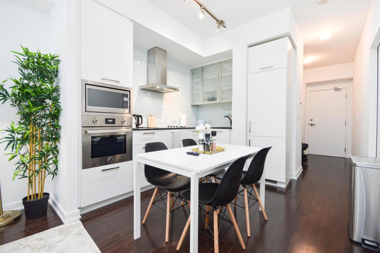 Downtown Toronto Condo Mins From Scotiabank Arena, Tiff, Cn Tower, Union, Mtcc Exterior photo