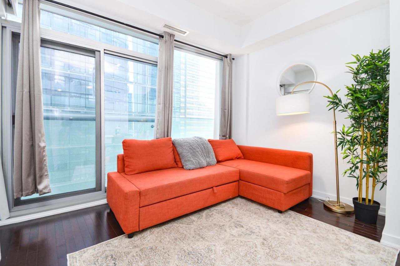 Downtown Toronto Condo Mins From Scotiabank Arena, Tiff, Cn Tower, Union, Mtcc Exterior photo