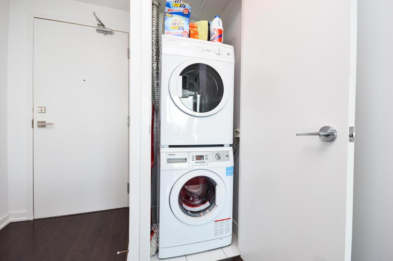 Downtown Toronto Condo Mins From Scotiabank Arena, Tiff, Cn Tower, Union, Mtcc Exterior photo