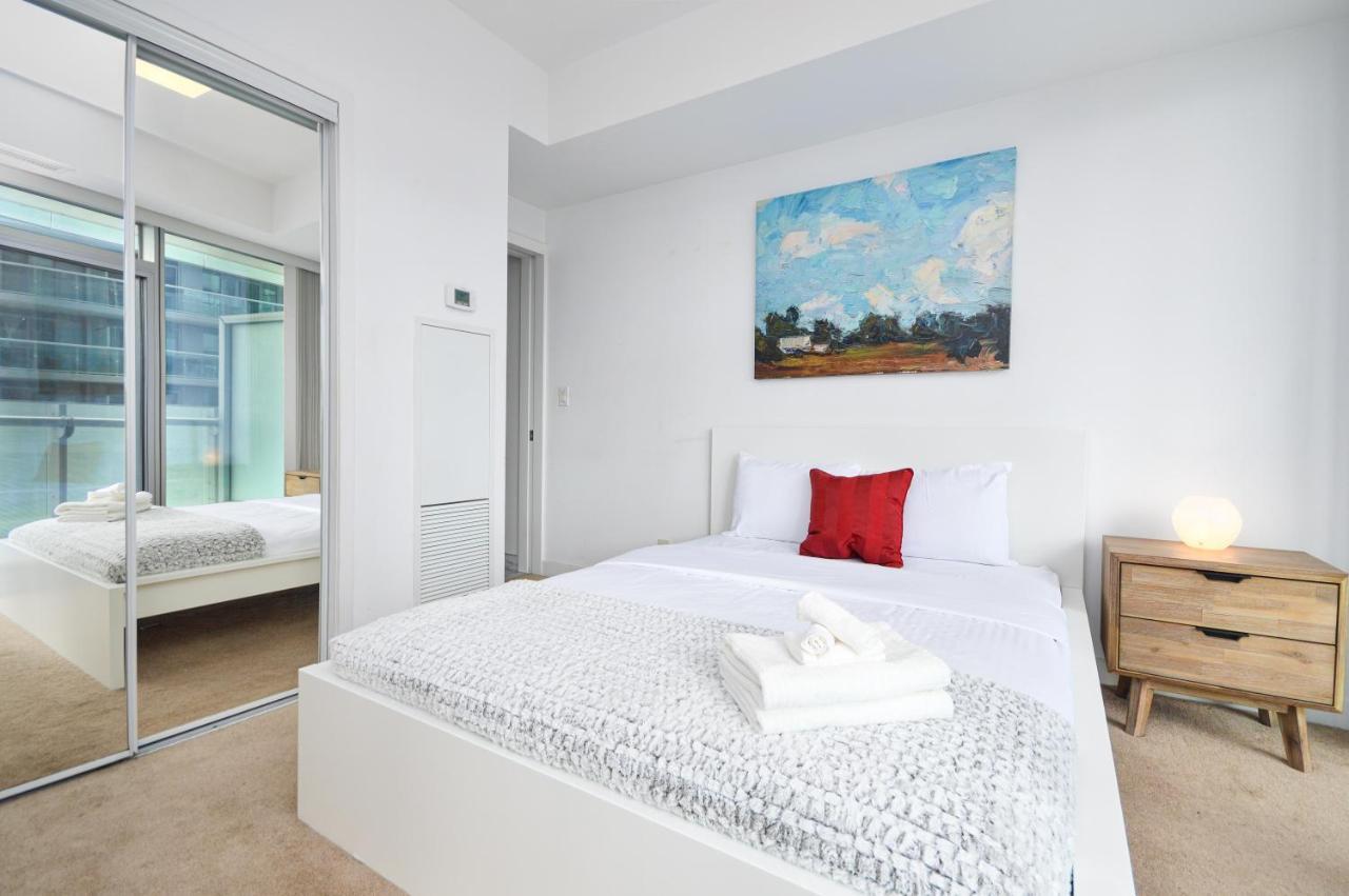 Downtown Toronto Condo Mins From Scotiabank Arena, Tiff, Cn Tower, Union, Mtcc Exterior photo