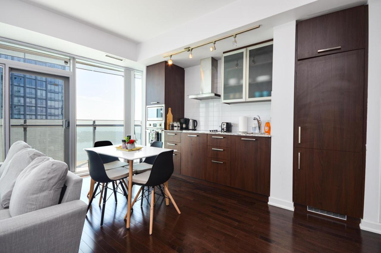 Downtown Toronto Condo Mins From Scotiabank Arena, Tiff, Cn Tower, Union, Mtcc Exterior photo