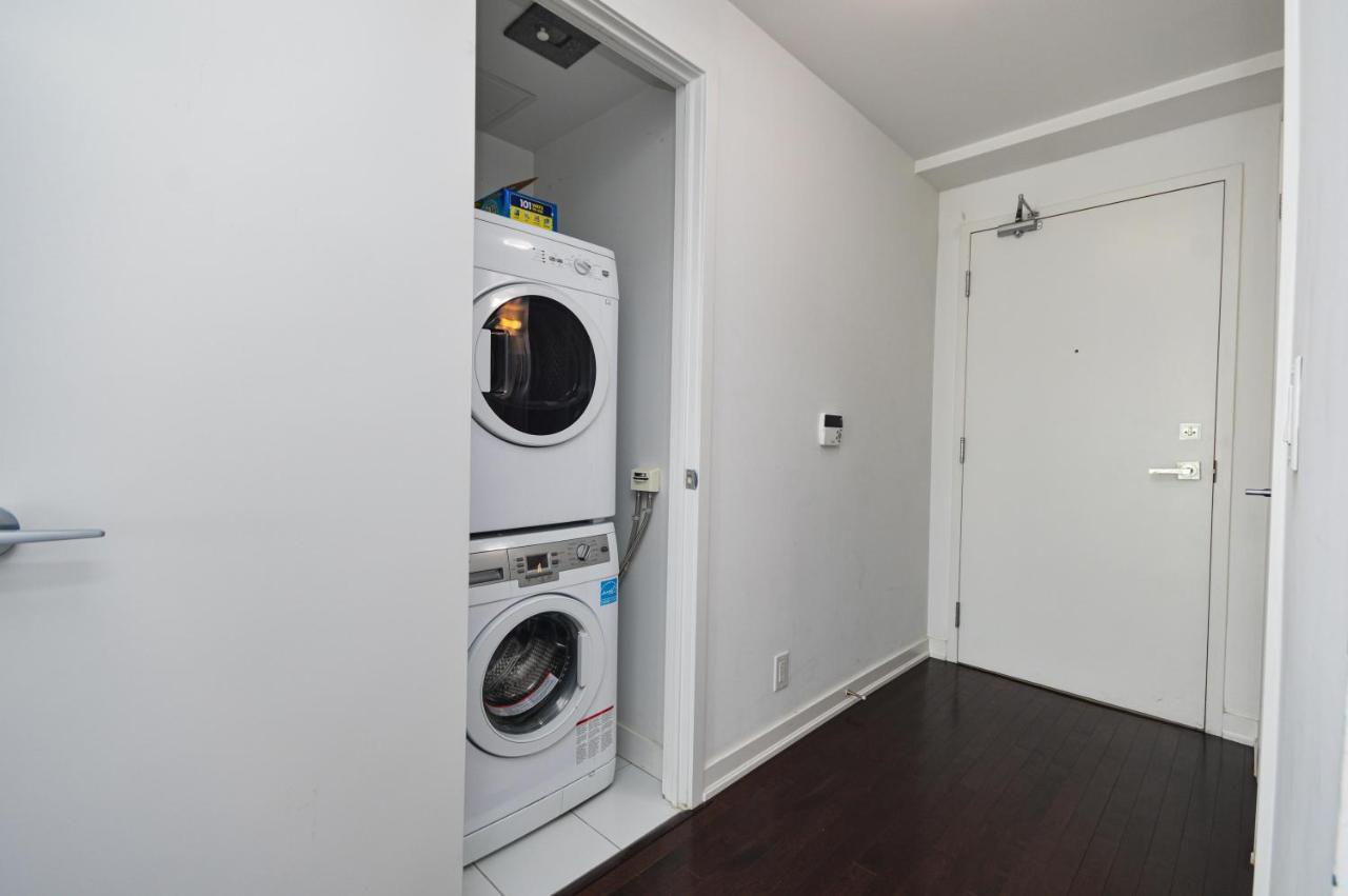 Downtown Toronto Condo Mins From Scotiabank Arena, Tiff, Cn Tower, Union, Mtcc Exterior photo