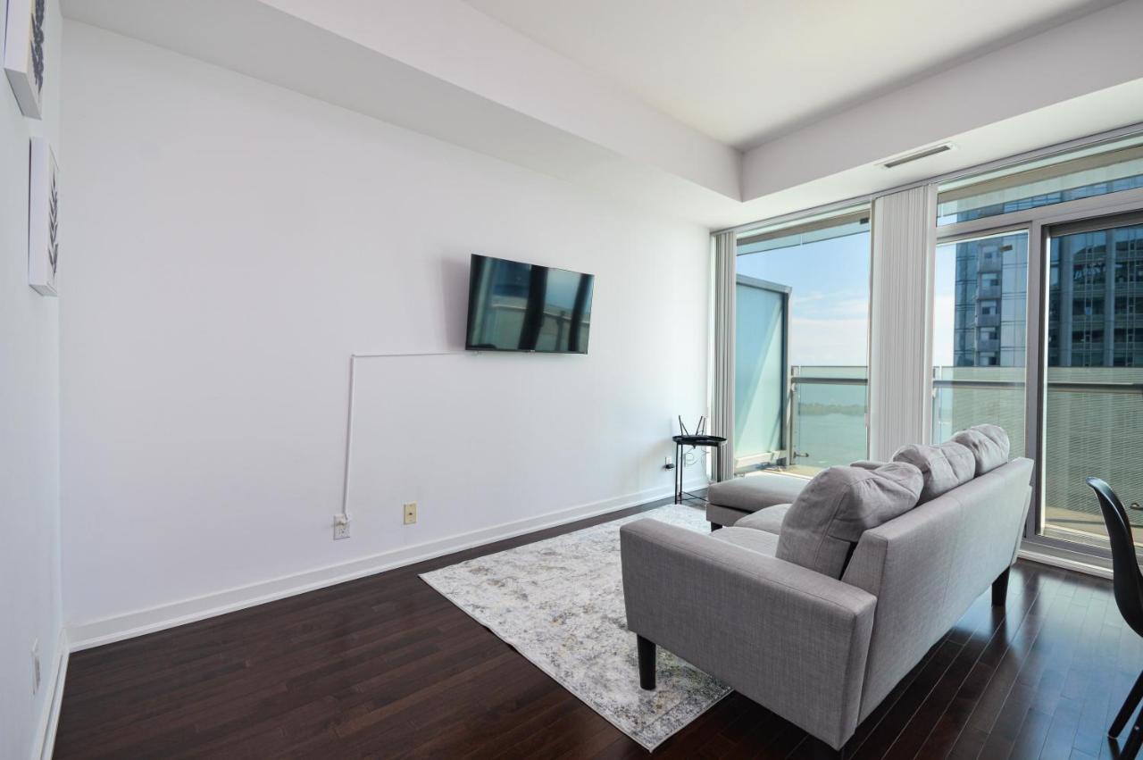 Downtown Toronto Condo Mins From Scotiabank Arena, Tiff, Cn Tower, Union, Mtcc Exterior photo