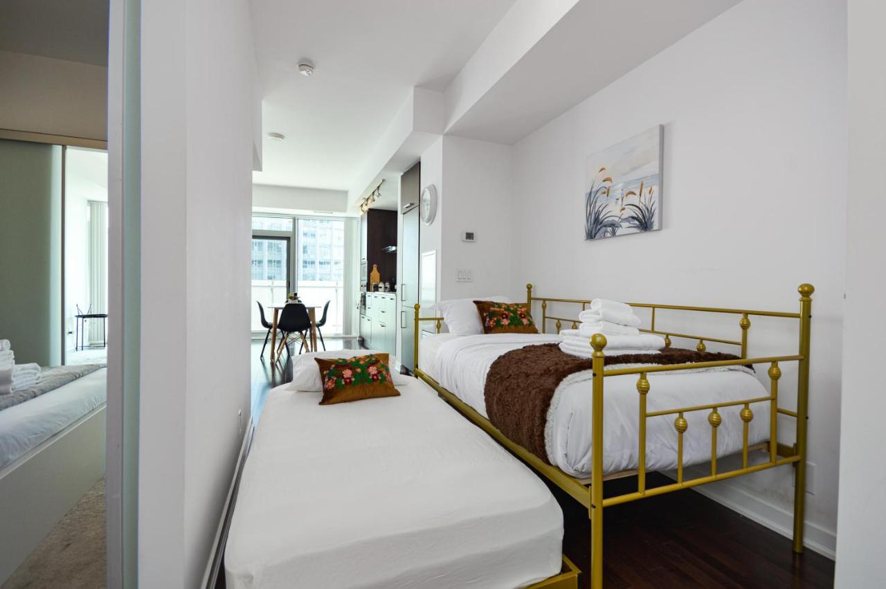 Downtown Toronto Condo Mins From Scotiabank Arena, Tiff, Cn Tower, Union, Mtcc Exterior photo
