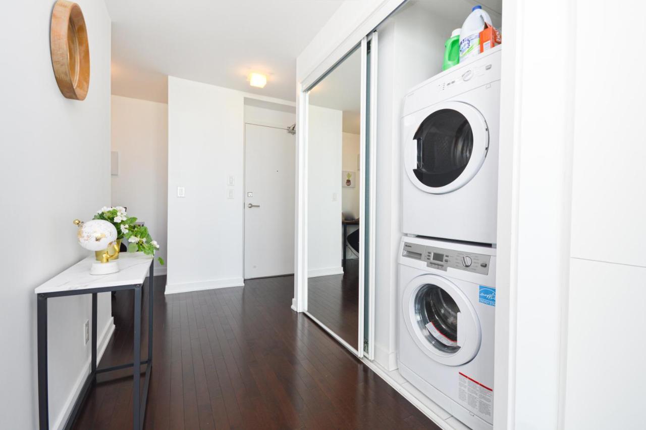 Downtown Toronto Condo Mins From Scotiabank Arena, Tiff, Cn Tower, Union, Mtcc Exterior photo