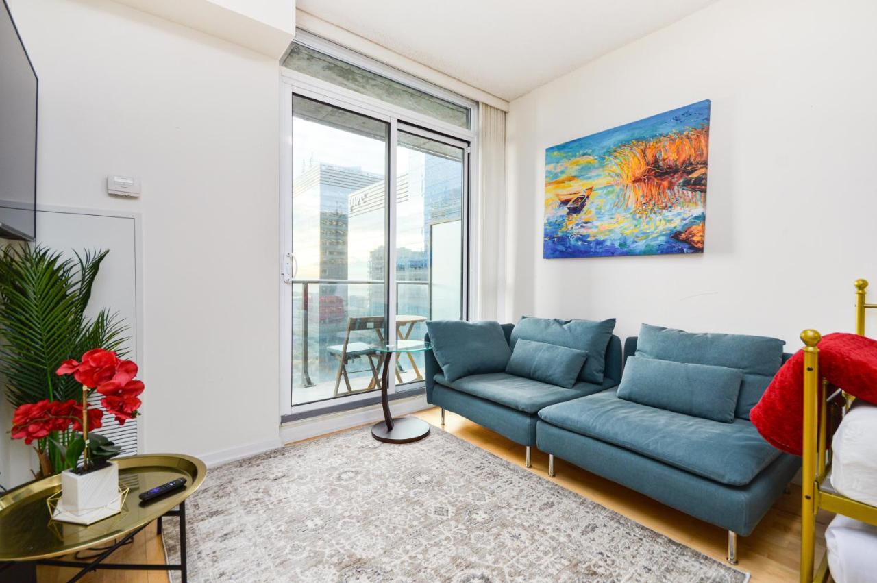 Downtown Toronto Condo Mins From Scotiabank Arena, Tiff, Cn Tower, Union, Mtcc Exterior photo