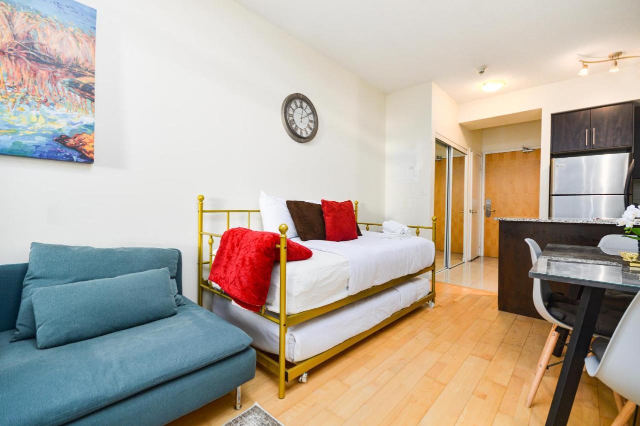 Downtown Toronto Condo Mins From Scotiabank Arena, Tiff, Cn Tower, Union, Mtcc Exterior photo