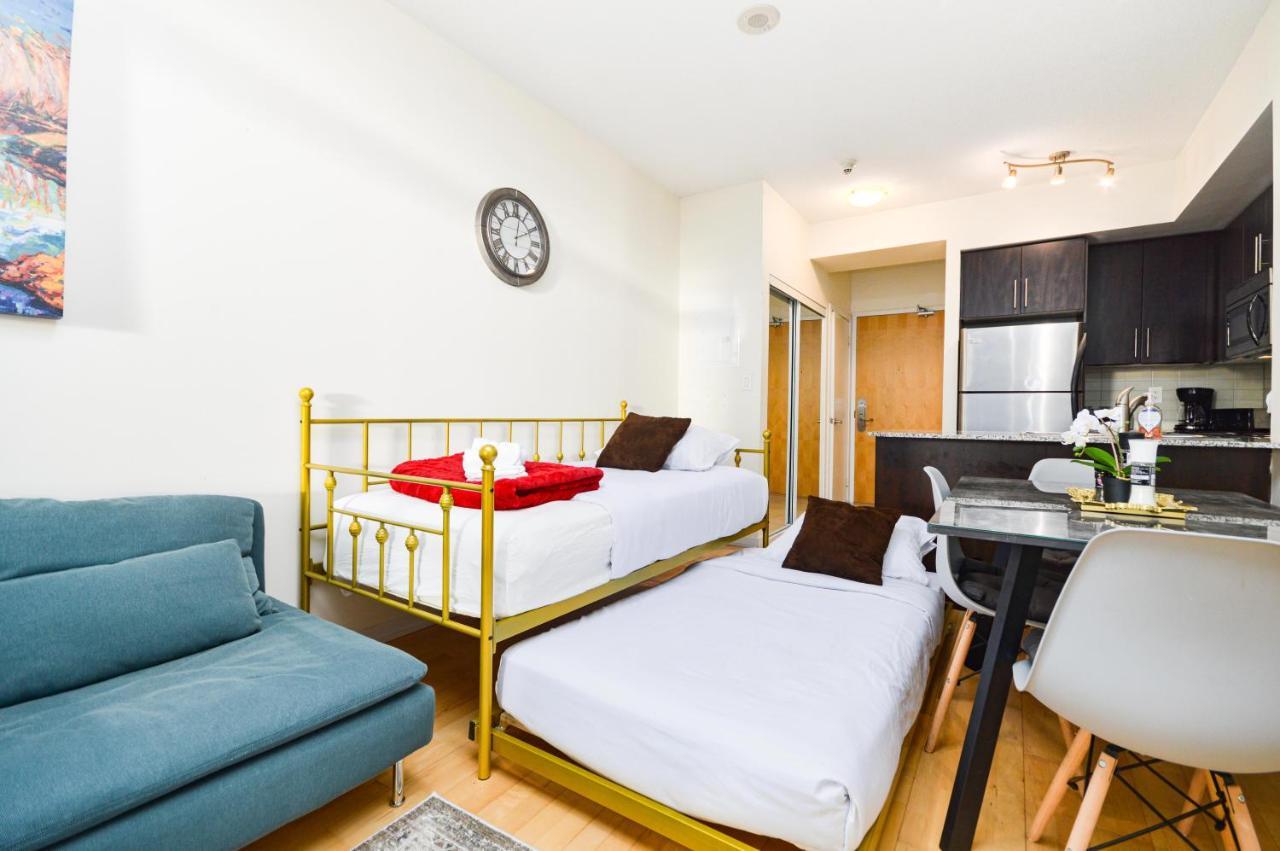 Downtown Toronto Condo Mins From Scotiabank Arena, Tiff, Cn Tower, Union, Mtcc Exterior photo